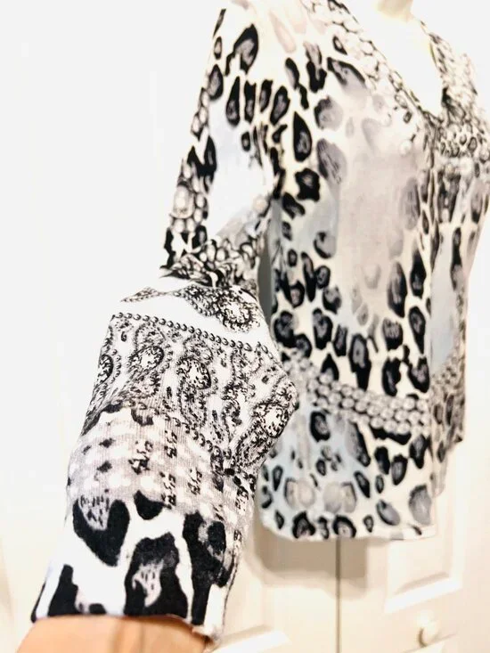 Cyrus Women's Small Knit Super Stretch V Neck Long Sleeve Baby Blue/Animal Print - Picture 5 of 12